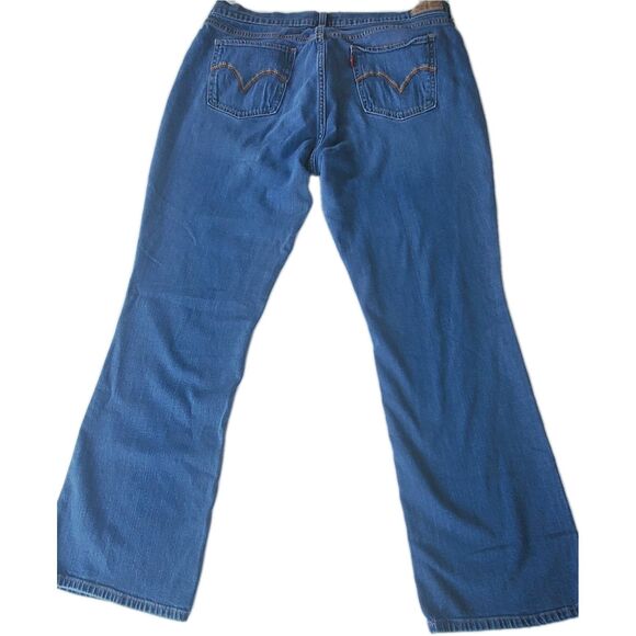 Levis 515 Boot Cut Jeans Womens Blue Denim size 14 34x30 Mid Rise Med Wash - Picture 1 of 11